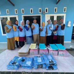 Bantuan Alat Kesehatan Untuk Posyandu Kramatlaban